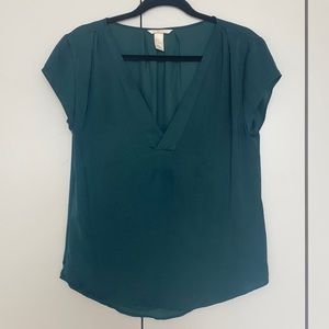 H&M emerald green top, deep v